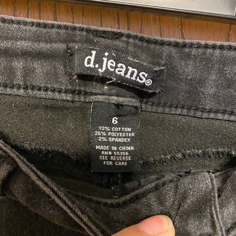 Jeans - Picture 2 of 3